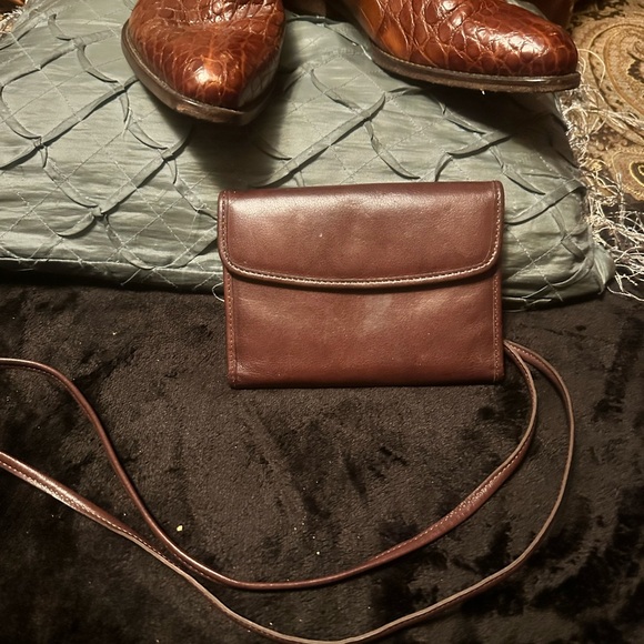 Coach Crossbody wallet like new - Picture 5 of 6